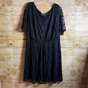 Paperdoll Women’s Black Lace Overlay Dress Short Sleeves Knee Length Size 1X